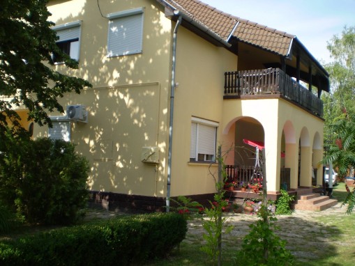   - Tieff Apartmann Zamárdi