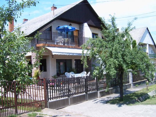   - Eruska Apartman Siófok