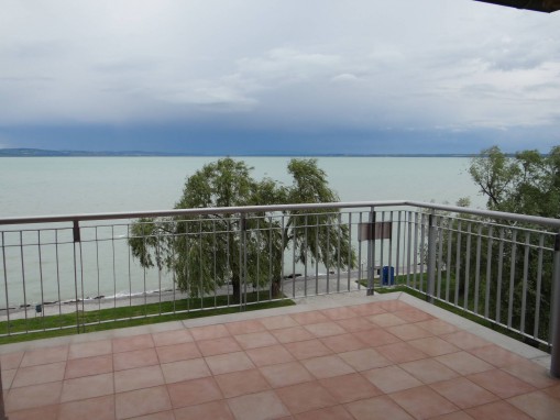   - Luxury Lakeside Apartment Siófok