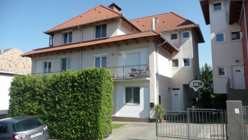   - Rádi Apartman Balatonföldvár