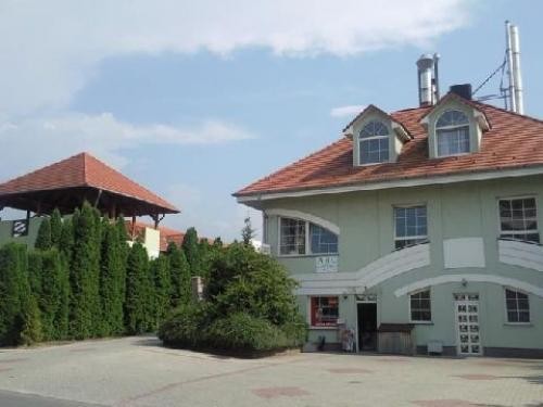   - Szent György Apartman Club Siófok