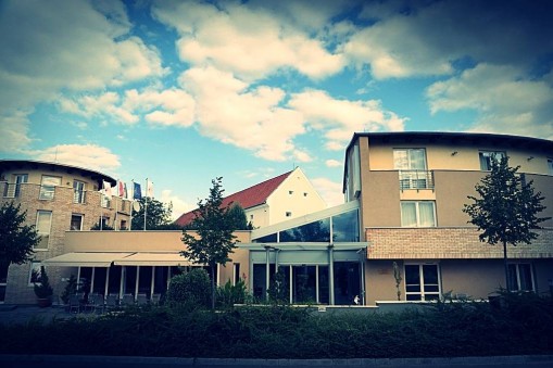   - CE Plaza Hotel Siófok