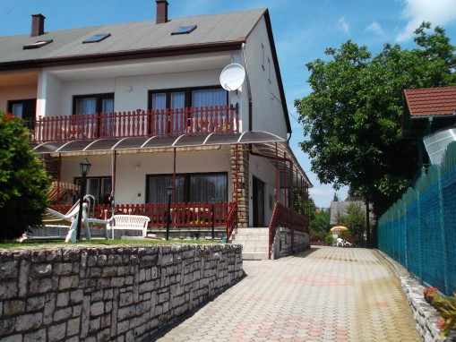   - Lívia Apartman Balatonföldvár