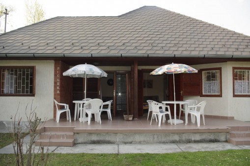   - Picurka Apartmanház Siófok