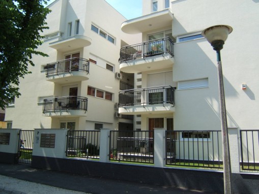   - Júlia Luxus Apartman Siófok